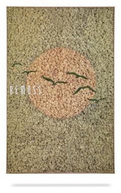 ein Bild eines Gemäldes einer Blume an einer Wand, auf dem die Worte Bemoise geschrieben sind, moosbild, mooswand, moos pflanzen, moos, moos deko, moos art